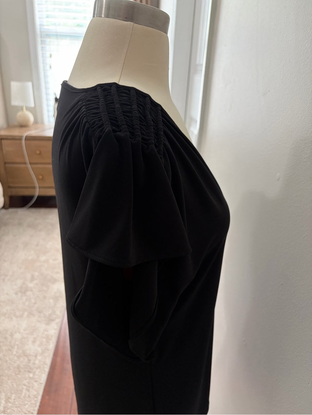 Anne Klein Black V-Neck Flutter Sleeve Top Sz S Office Elegance - Picture 10 of 12